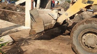 إزالة 10 حالات تعدٍ على المجارى المائية والأراضى الزراعية بالبحيرة 