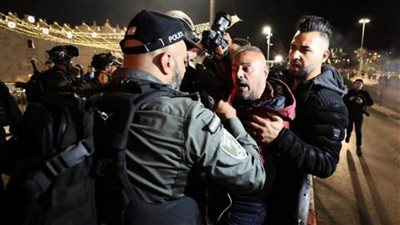 اندلاع مواجهات بالقدس واعتقال شاب فلسطيني