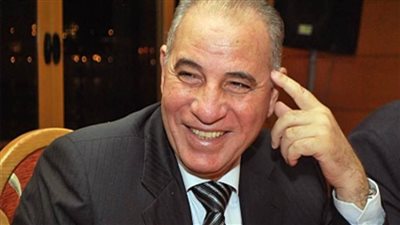 منح المستشار أحمد الزند الرئاسة الشرفية لنادي القضاة 