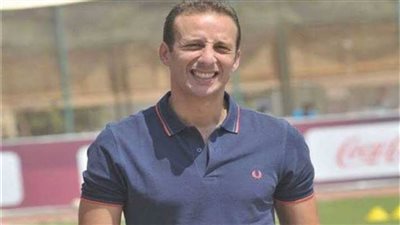 عبد الوهاب وأمير توفيق يدليان بصوتهما في انتخابات الأهلي