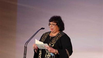 وزيرة الثقافة: 