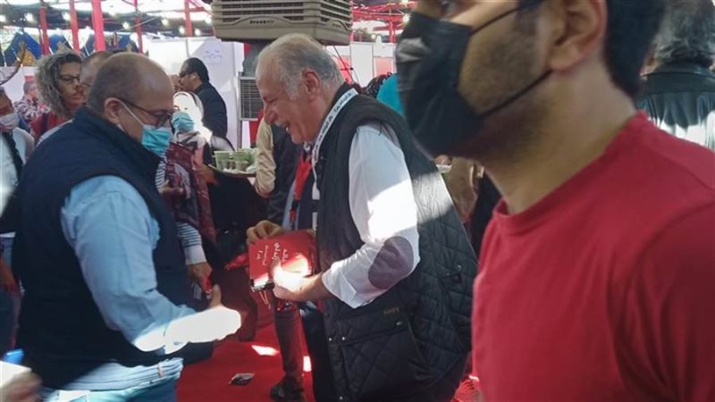 محمد عبد الوهاب يدعم