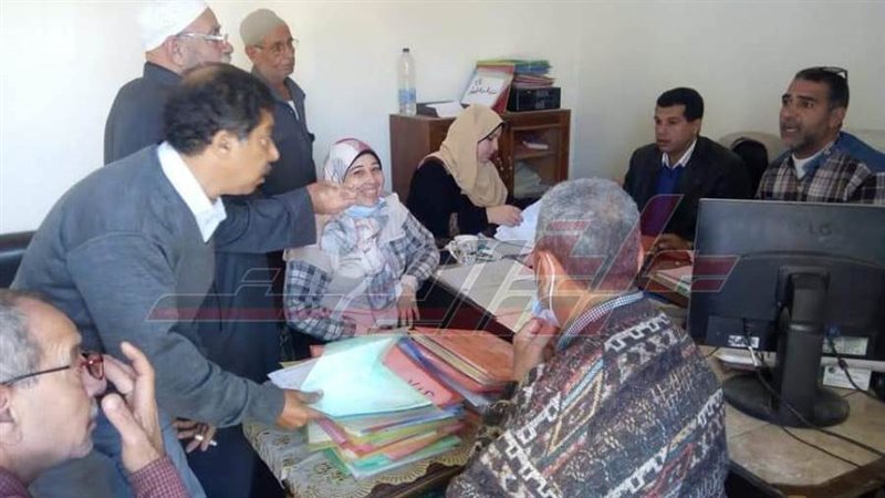 حضور المواطنين لاستكمال