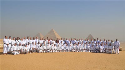 أبطال الكار تيه في زيارة للهرم