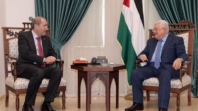 الرئيس الفلسطيني يستقبل وزير خارجية الأردن