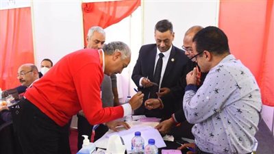 الأهلي يطلب من وزير الرياضة واللجنة الأولمبية اعتماد فوز العامري فاروق بمنصب نائب الرئيس بالتزكية