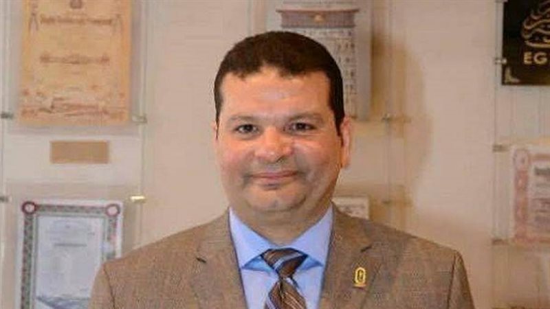 الدكتور إيهاب أبو