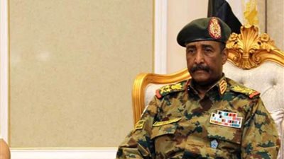 البرهان يتعهد بحماية الفترة الانتقالية بالسودان وصولا لانتخابات حرة