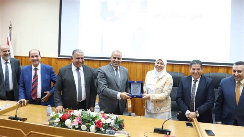 طب الأسنان بنات جامعة