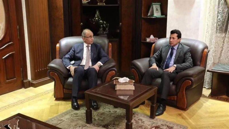 الدكتور أشرف صبحي