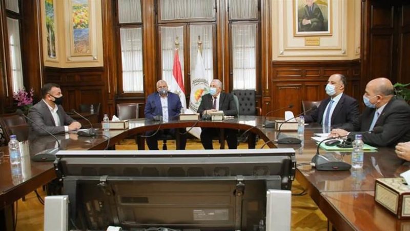 وزير الزراعة ومحافظ