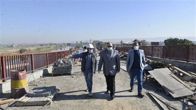 محافظ أسيوط يتفقد أعمال تنفيذ مشروع كوبري المدخل الشمالي العلوي بمنقباد