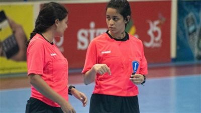 طاقم تحكيم مصري يشارك في بطولة العالم لكرة اليد للسيدات