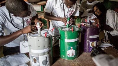 التصويت باستخدام البلي في الانتخابات الرئاسية الجامبية