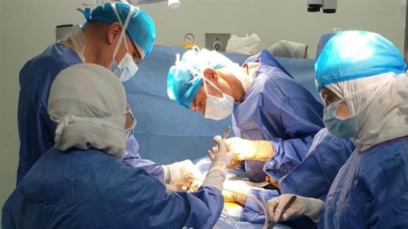 جانب من إجراء العملية