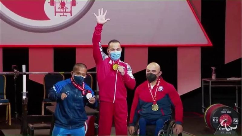 شريف عثمان بطل رفع