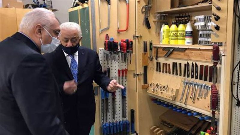 وزير التعليم في زيارة