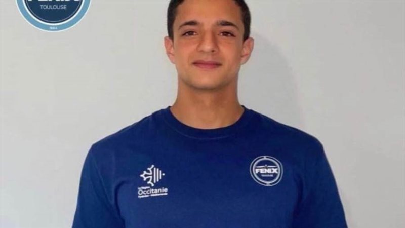 حسين صادق يحترف بالدوري