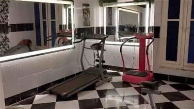 غلق وتشميع مركز تخسيس و علاج طبيعي يعمل بترخيص مزور تديره طالبة ثانوي