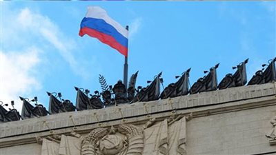 الخارجية الروسية تطلب مغادرة موظفي السفارة الأمريكية 