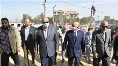 محافظ أسيوط ورئيس جهاز تعمير الوادى الجديد يتفقدان أعمال إنشاء مجمع الخدمات الحكومية ومجمع الخدمات الزراعية ونقطة إسعاف قرية الكودية بمركز ديروط