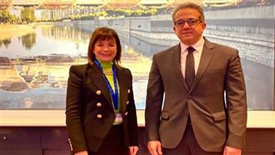 وزير السياحة والآثار يلتقي المدير التنفيذي للمجلس الدولي للسياحة والسفر