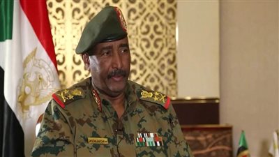 البرهان يؤكد تعاونه مع حمدوك لإنجاح الفترة الانتقالية بالسودان