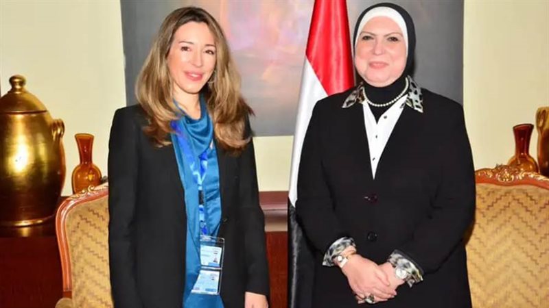 وزيرة التجارة والصناعة