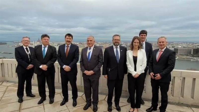 وزير الري يلتقى الرئيس