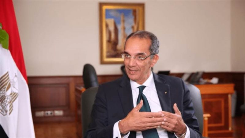 الدكتور عمرو طلعت