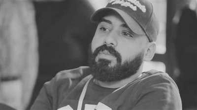 مشاعر الحزن تسيطر على هاني سرحان بعد رحيل والده اليوم 