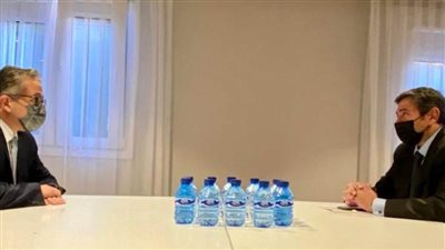 العناني يختتم زيارته لمدريد بلقاء نائب رئيس السياحة بإسبانيا