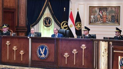 زيارة الرئيس السيسي لأكاديمية الشرطة وحضوره اختبار الهيئة × 9 صور