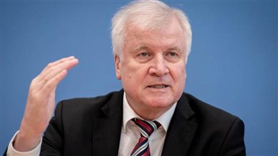 وزير الداخلية الألماني يندد بمعارضي الإغلاق في ساكسونيا