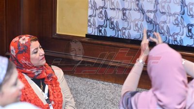 جامعة كفر الشيخ تفتتح المعرض الفني للفنانة السعودية الدكتورة مها رضوي