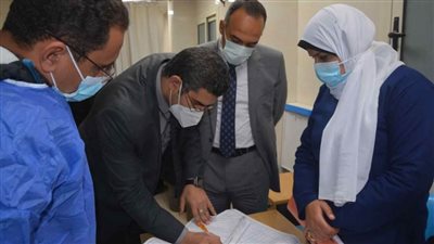 نائب محافظ المنيا يتفقد قسم العزل وأعمال التطوير بمستشفى الحميات