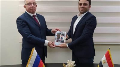 القنصل الروسي بمصر يشيد بكتاب 
