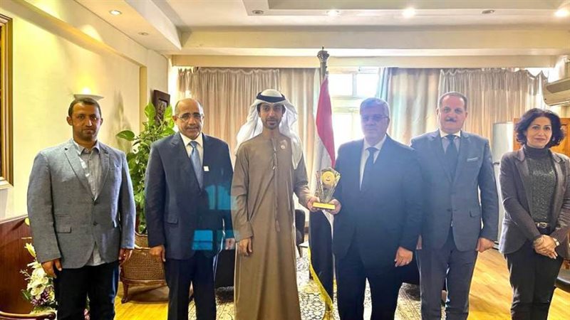 الوفد الاماراتي مع