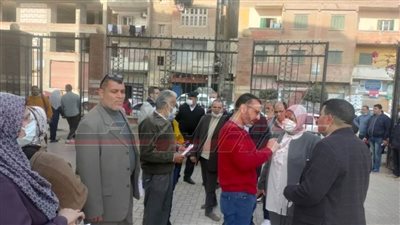 استمرار منع دخول المواطنين للمصالح الحكومية إلا بشهادة تطعيم 