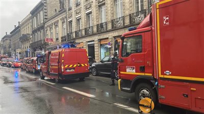مصرع شخص وإنقاذ رضيعة إثر انهيار مبنى من 3 طوابق في فرنسا جراء انفجار