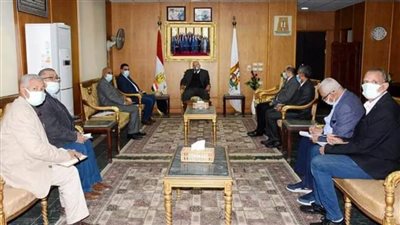 محافظ الوادي ورئيس هيئة الأوقاف يبحثان سبل التعاون