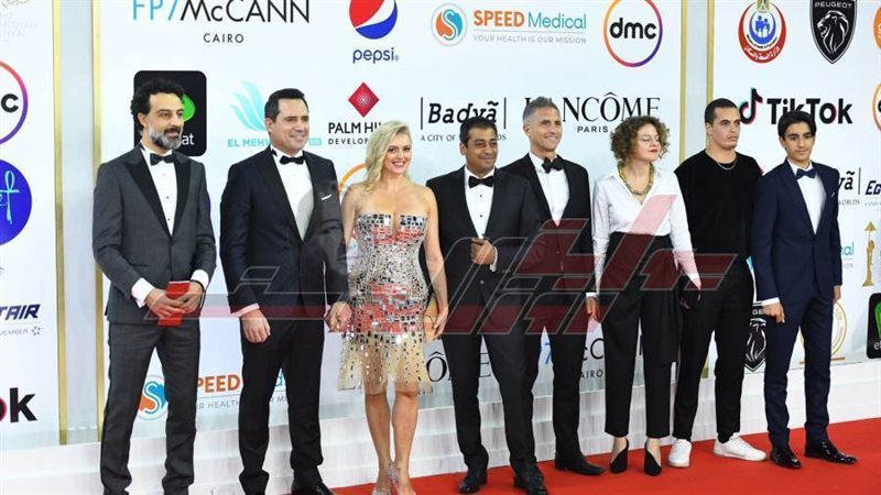 جانب من إطلالات نجوم