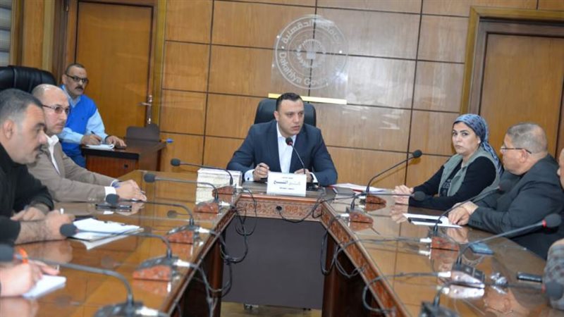 اجتماع نائب المحافظ