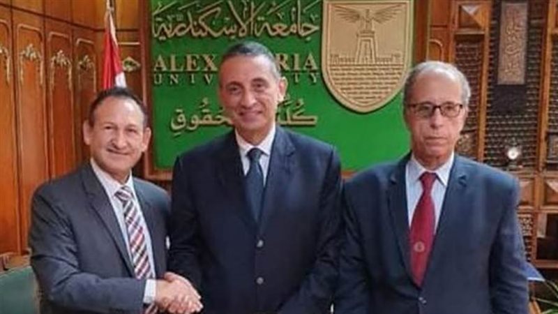 المستشار خفاجي يهنئ