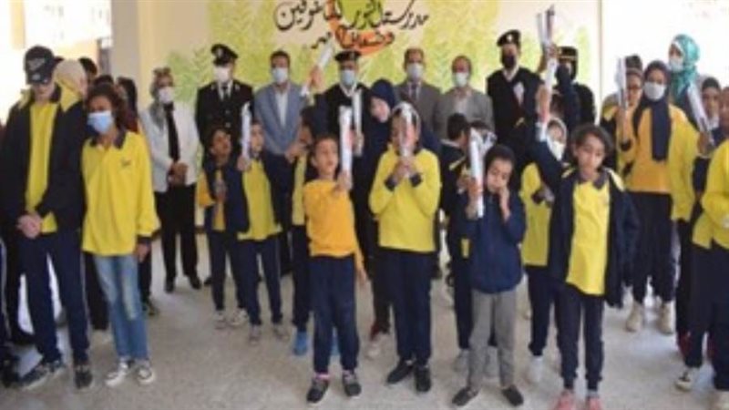 الشرطة في مدرسة ذوي