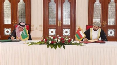 سلطان عمان يبحث مع ولي العهد السعودي تعزيز التعاون المشترك