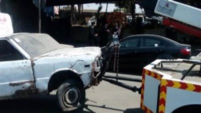 رفع 44 سيارة ودراجة نارية متروكة ومتهالكة من الشوارع