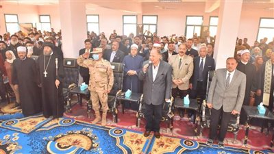 محافظ أسيوط ورئيس أركان حرب المنطقة الجنوبية العسكرية يشهدان اللقاء الشبابي لبيت العائلة المصرية