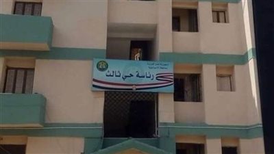 حي ثالث الإسماعيلية يتلقى ٧ بلاغات لميل أعمدة إنارة ويحذر المواطنين 