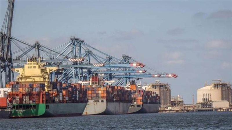 إغلاق مينائي السخنة